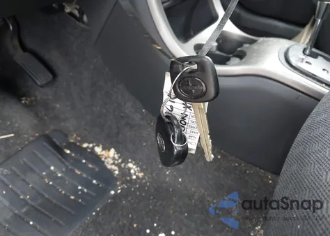 2011 Scion Xd из США, поврежденный, VIN JTKKU4B46B1010610